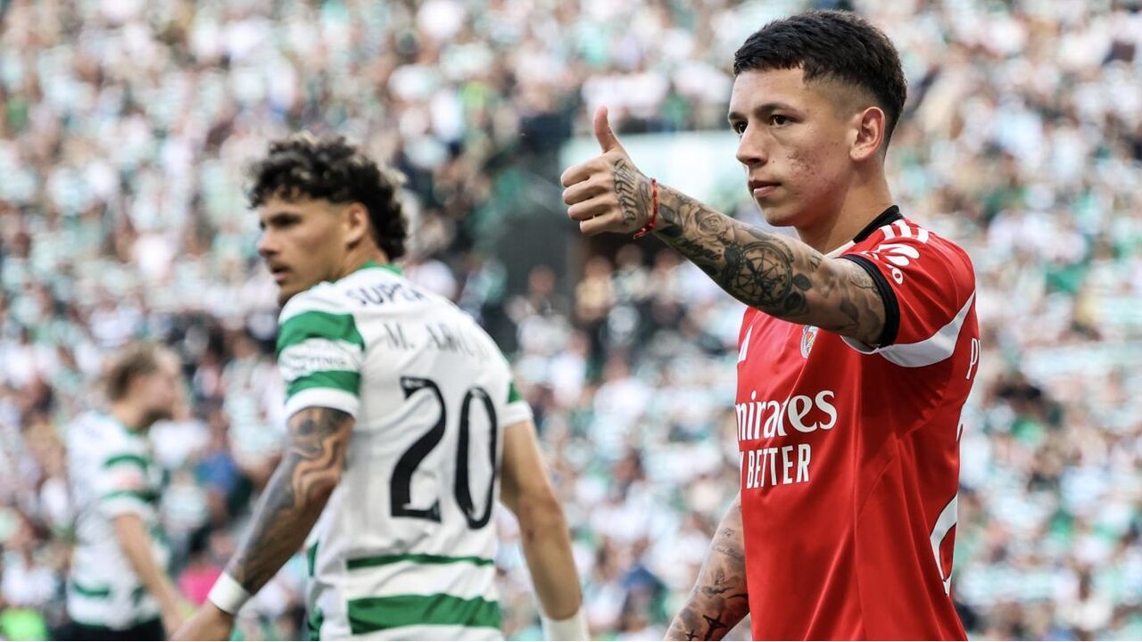 Maxi Araújo e Prestianni durante o Sporting-Benfica