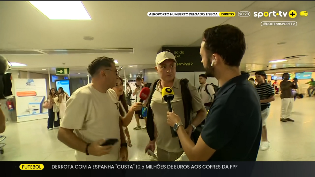 Mourinho no aeroporto de Lisboa
