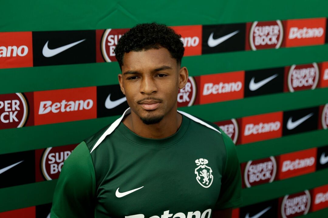 Luís Guilherme do Sporting foca-se em títulos apesar da época