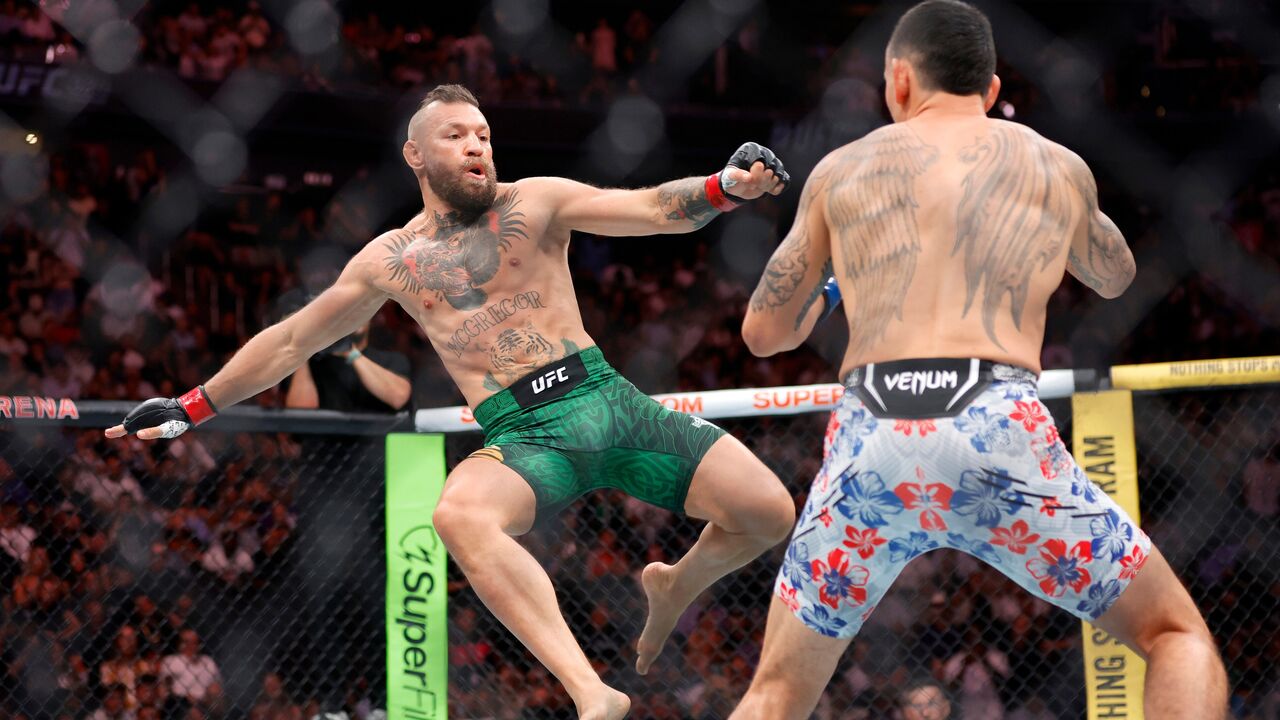 Conor McGregor lesionou-se no joelho direito perante Max Holloway no UFC