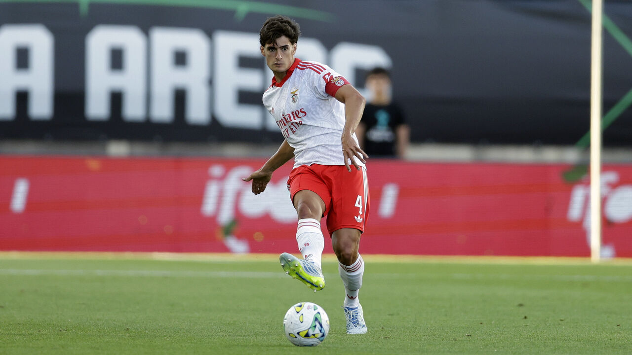 António Silva em ação frente ao Flamengo