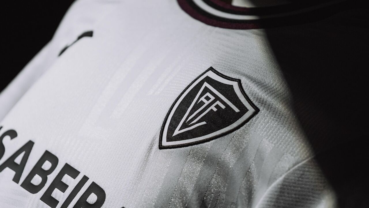 Detalhes do equipamento alternativo do Académico Viseu