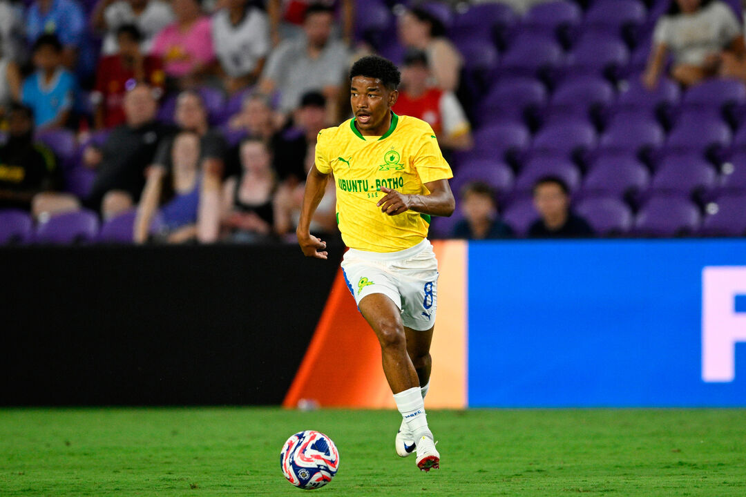 Jayden Adams em ação pelo Mamelodi Sundowns