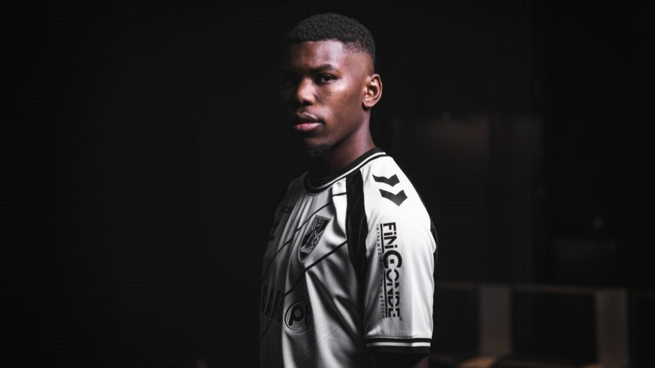 Lohann Doucet oficializado no V. Guimarães