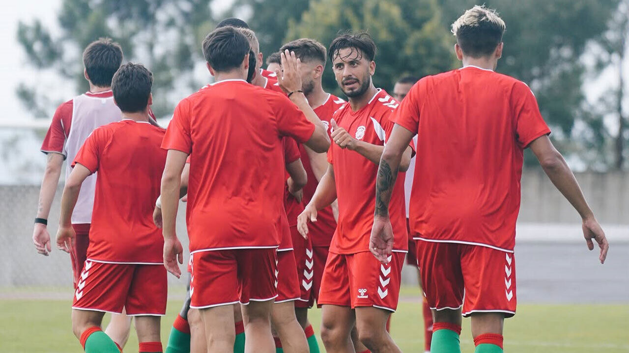 Jogadores do Marítimo a celebrar 