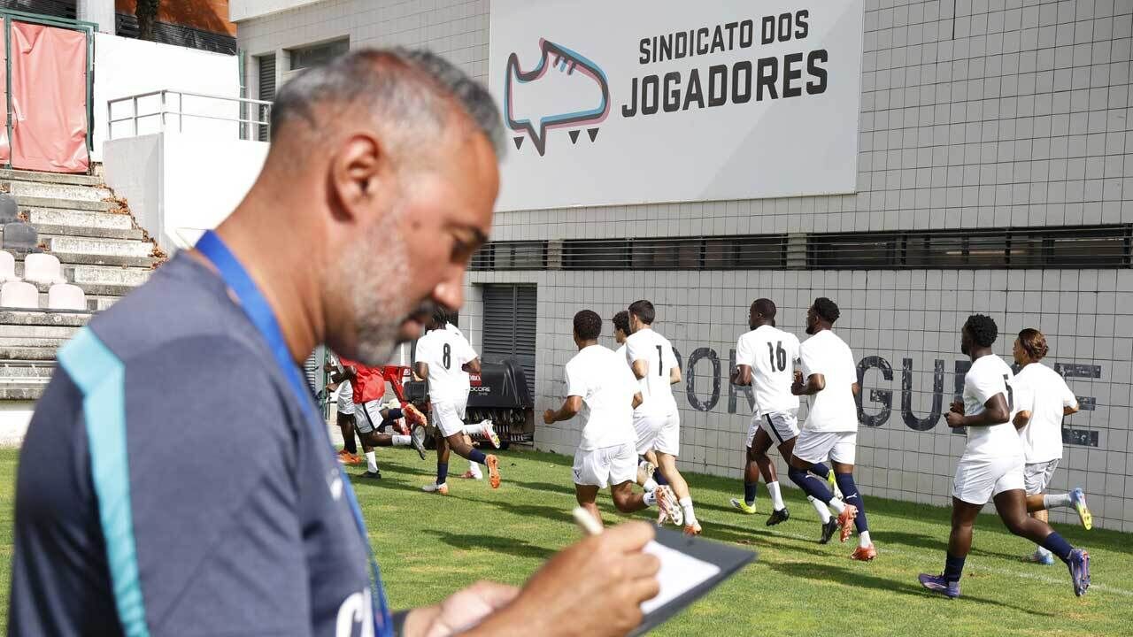 Treinador Élio Martins