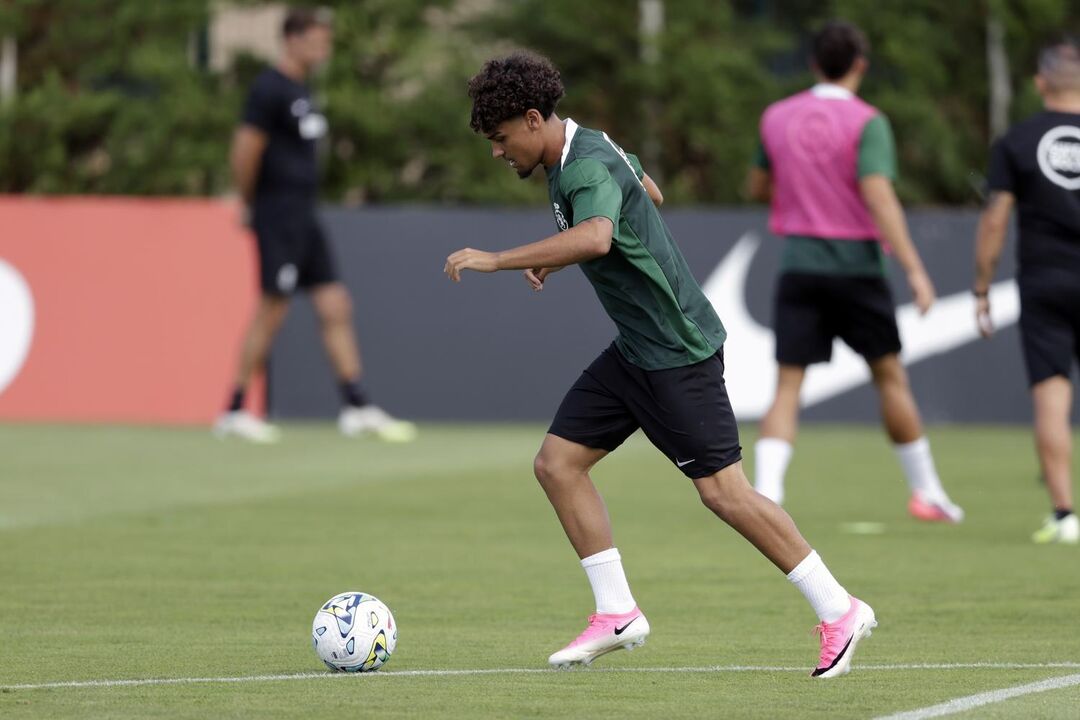 Gabriel Silva treina com a equipa de futebol do Sporting