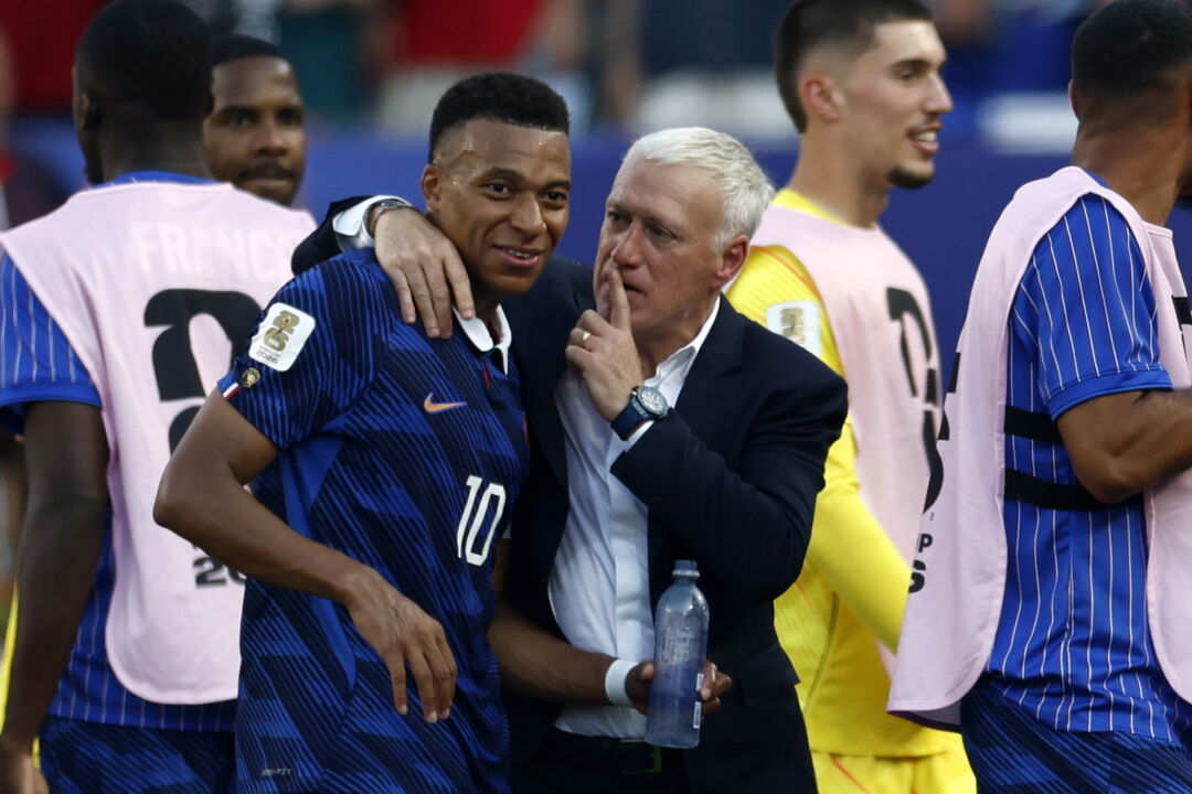 Deschamps pede silêncio a Mbappé após jogo França-Inglaterra em Miami