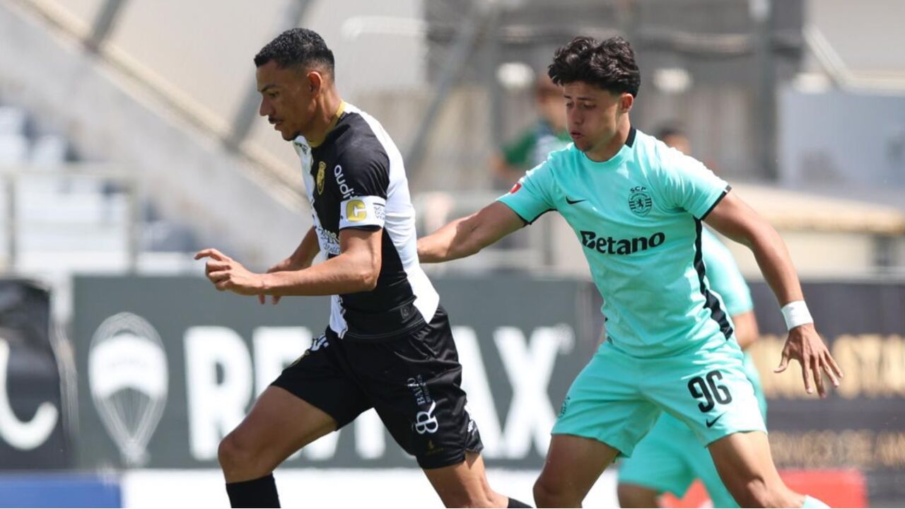 Joseph Nduquidi e Rayhan Momade marcaram no empate entre Farense e Sporting B