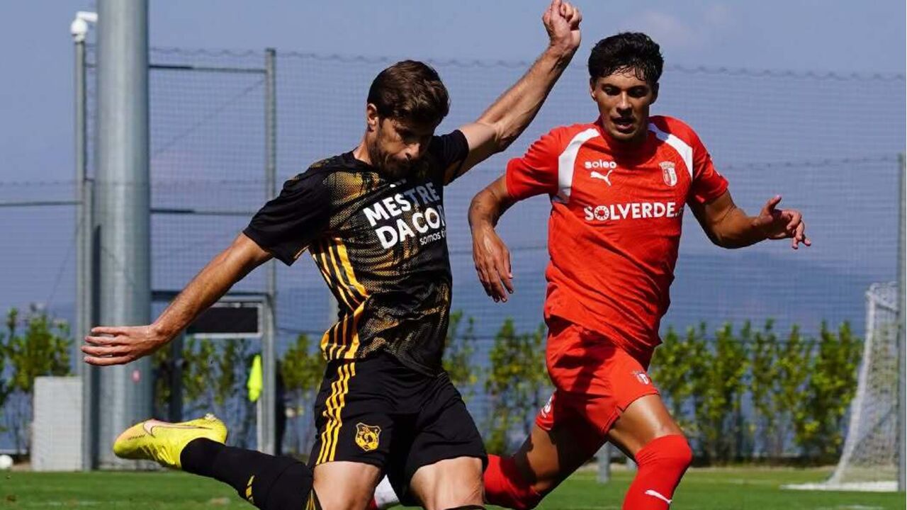 Lus. Lourosa e Sp. Braga B enfrentaram-se num jogo de preparação