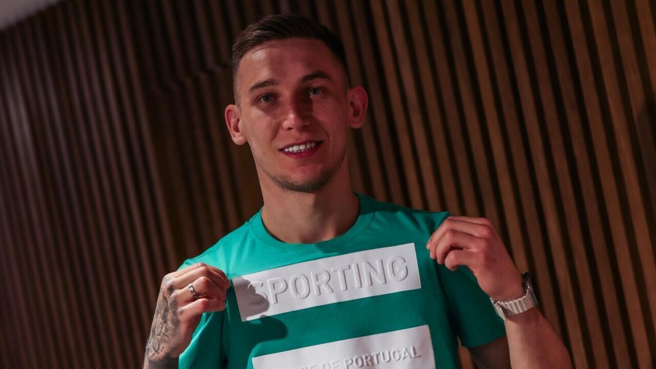 Sukhov já com as cores do Sporting