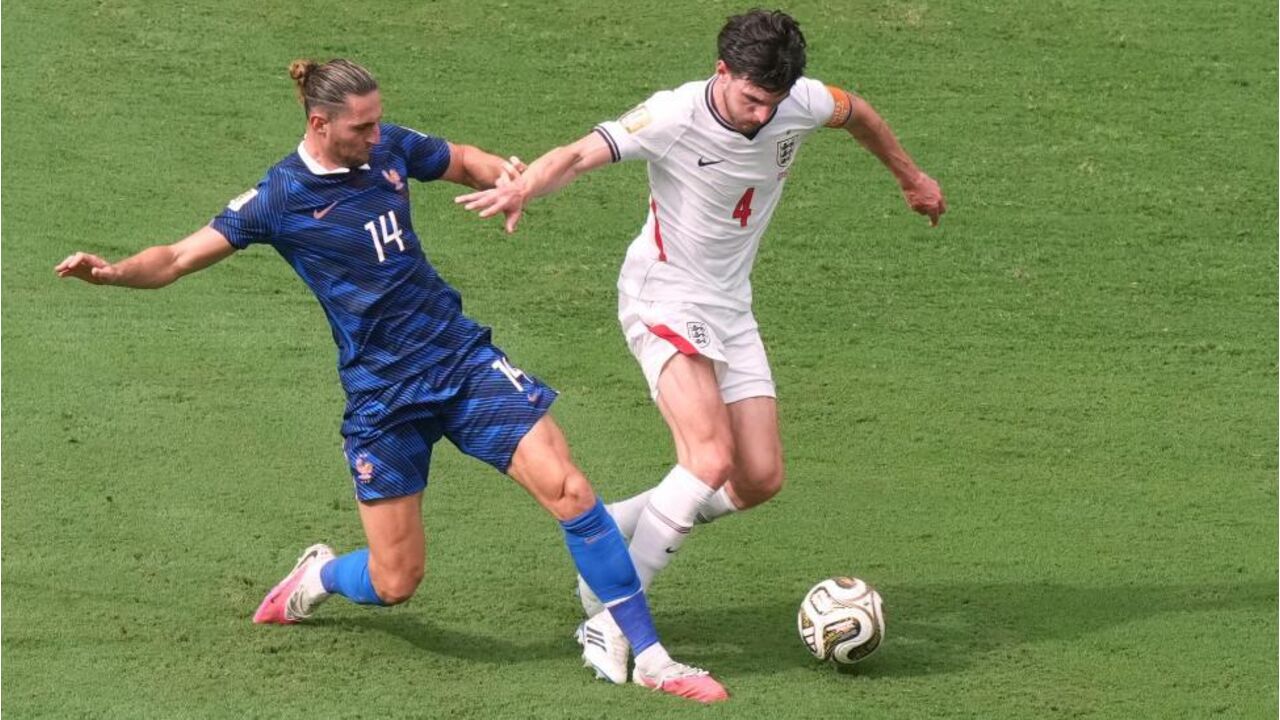 Adiren Rabiot em ação frente à Inglaterra