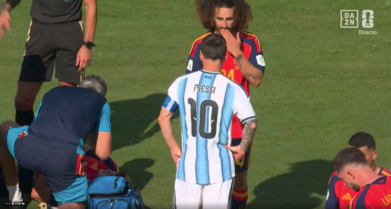Messi e Cucurella picados