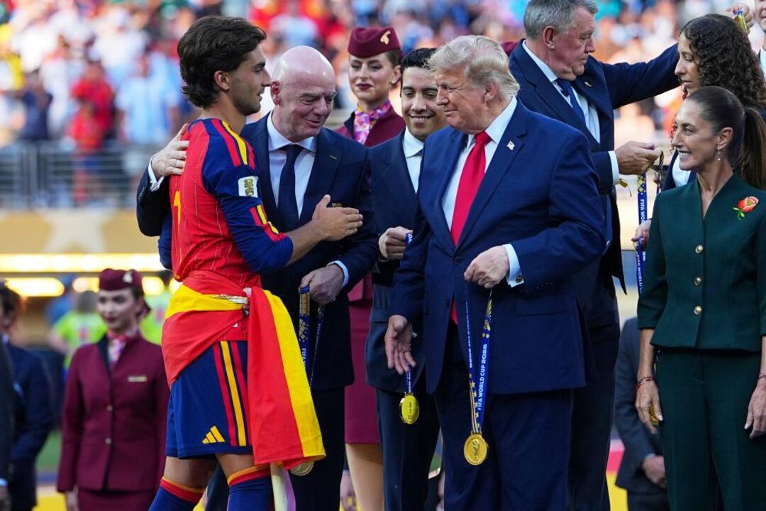 Trump entregou a taça de campeão
