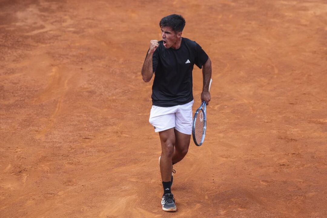 Tiago Torres em ação no Estoril Open