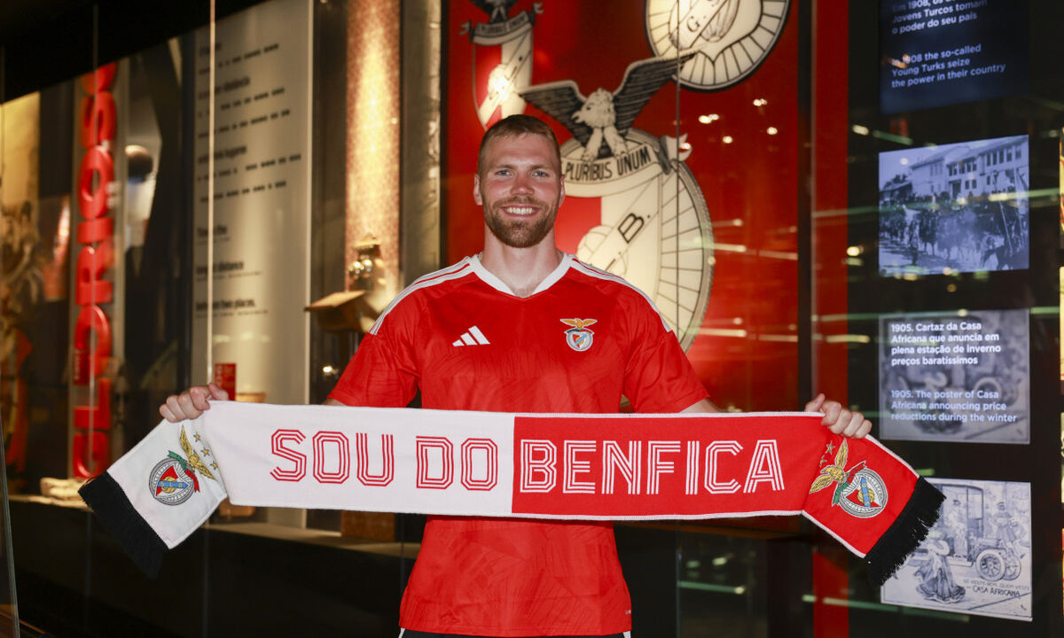 William Bogojevic assina até 2028 com o Benfica