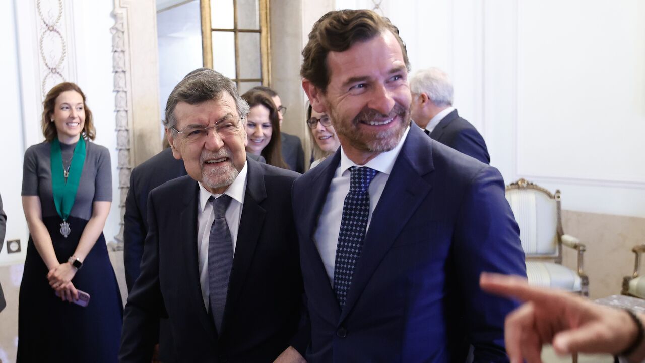 André Villas-Boas antes de receber a Medalha de Mérito da cidade do Porto