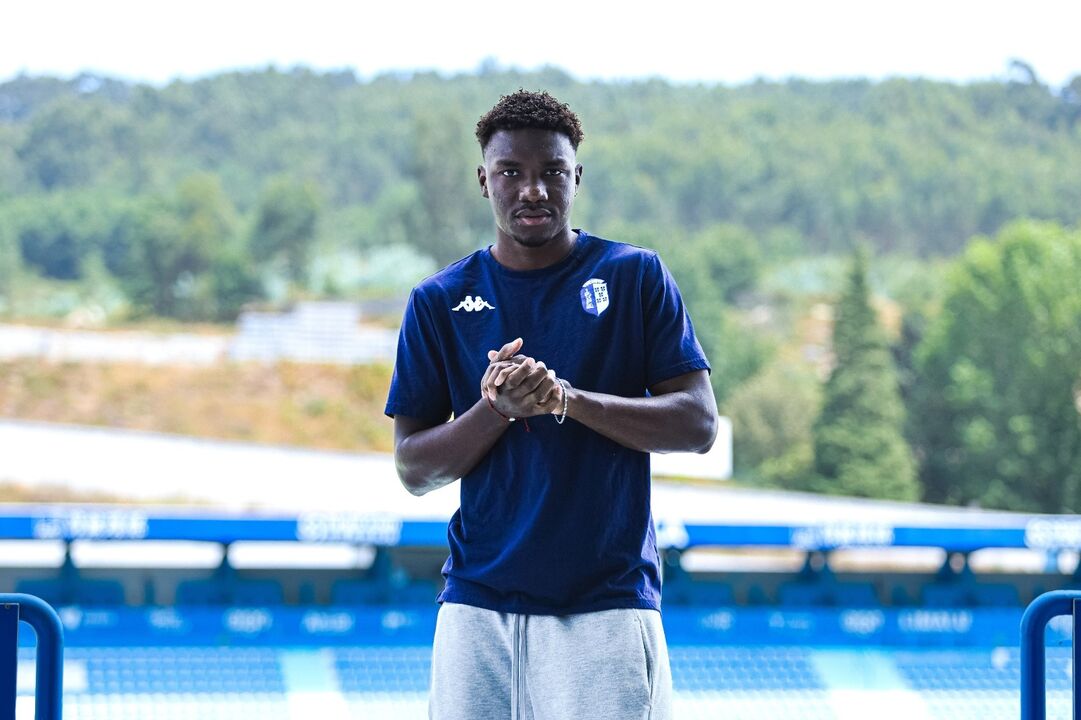 Alfred Caicedo reforça Vizela