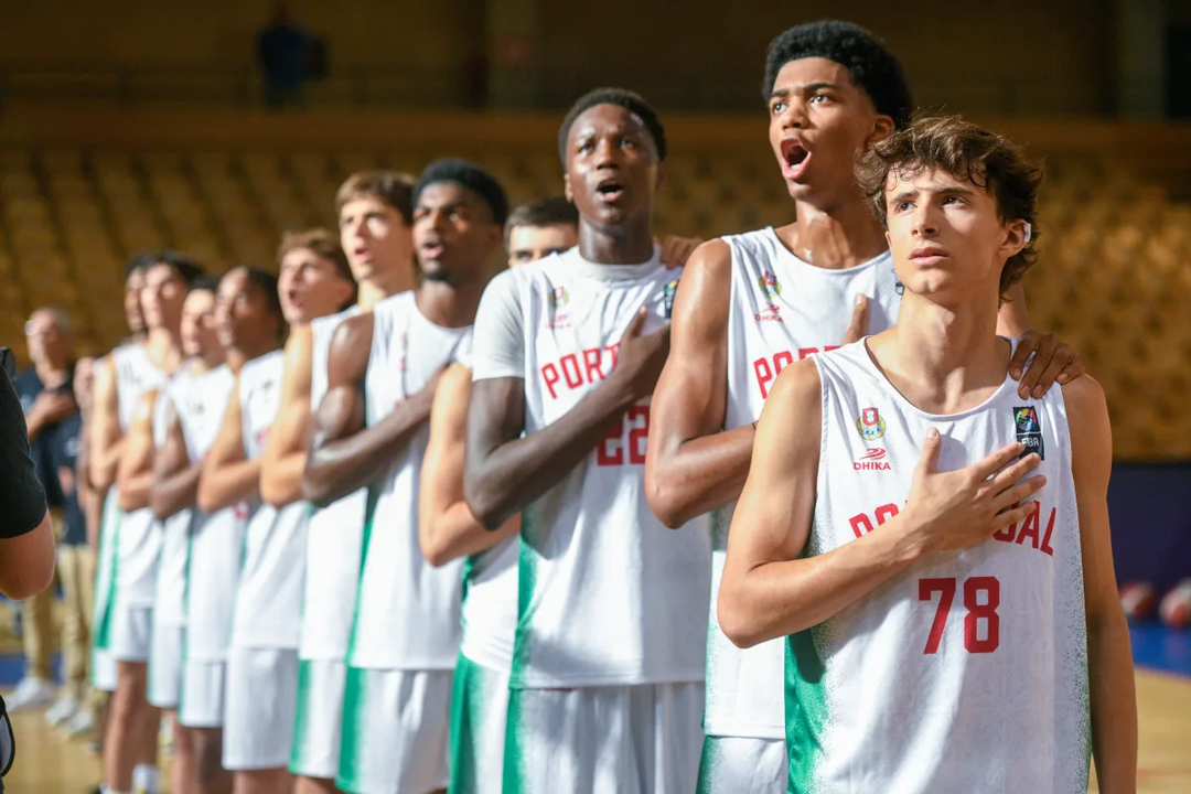 Seleção sub-18 perde na estreia 