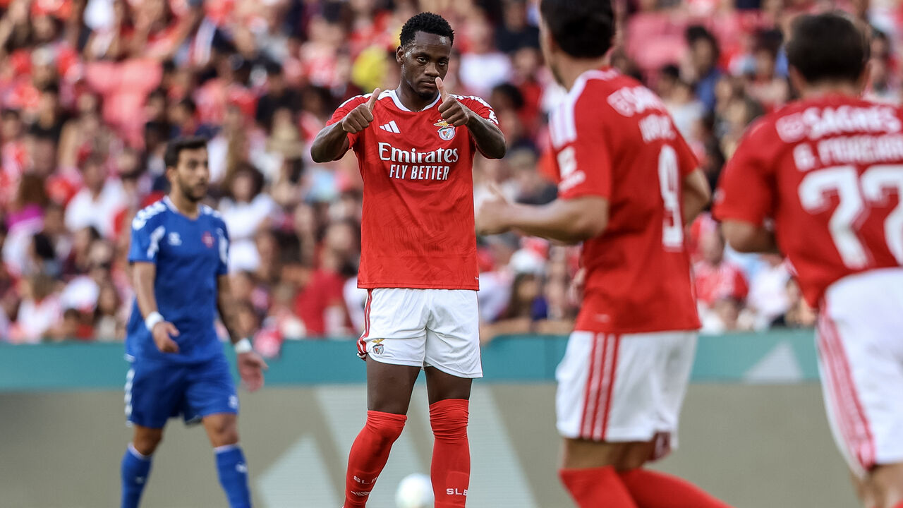 Jhon Durán fatura na estreia pelo Benfica