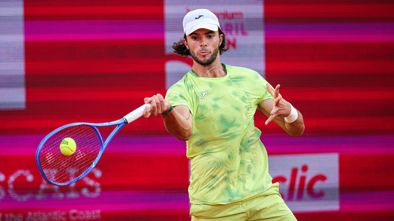 Jaime Faria vence Darderi e alcança meias-finais do Estoril Open