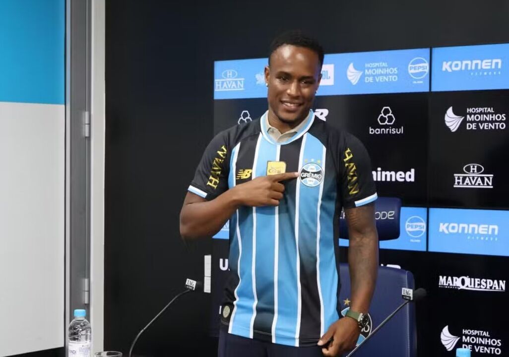 Jovane Cabral, jogador do Grémio, na sala de imprensa