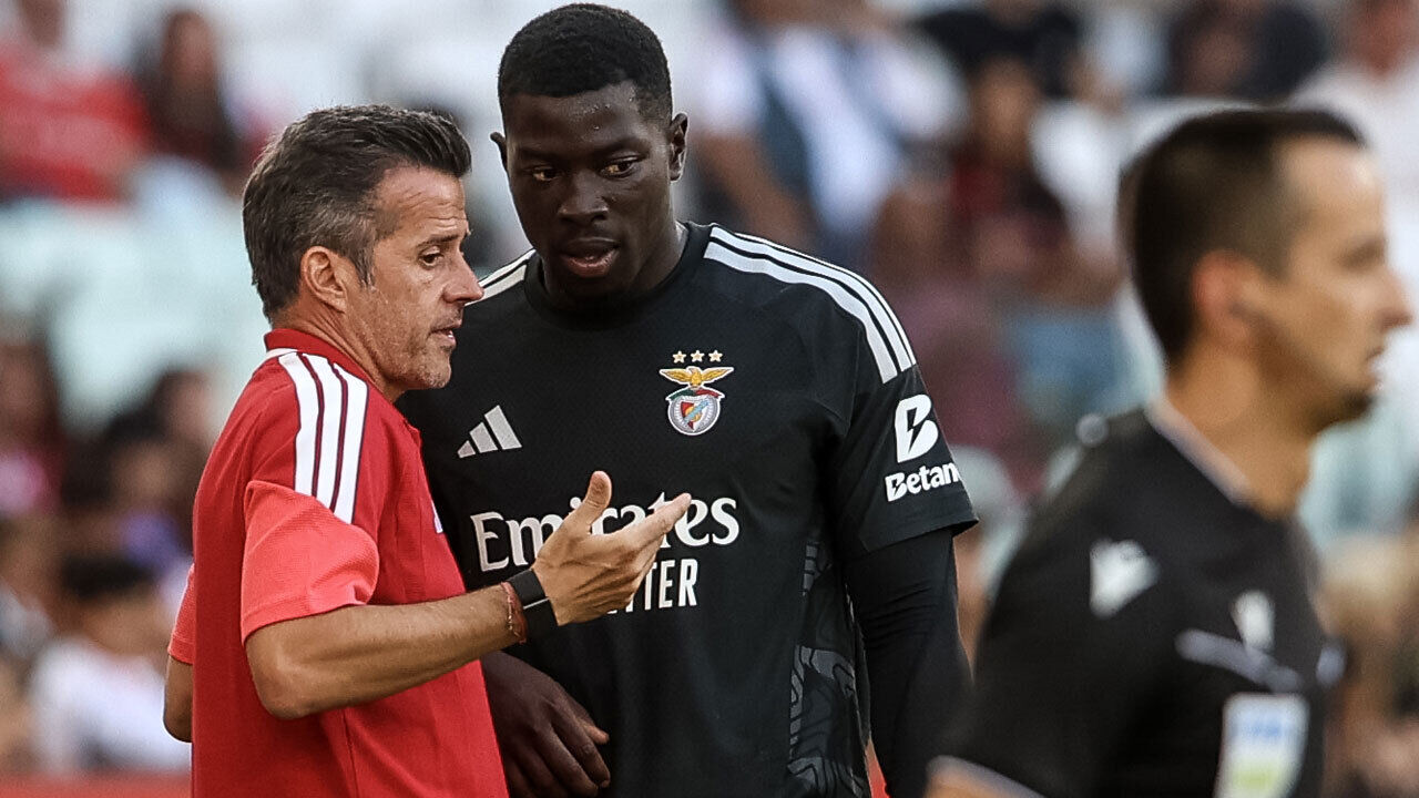 Marco Silva à conversa com Samuel Soares