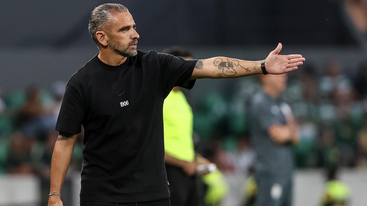 Rui Borges prepara jogo com lesões na defesa
