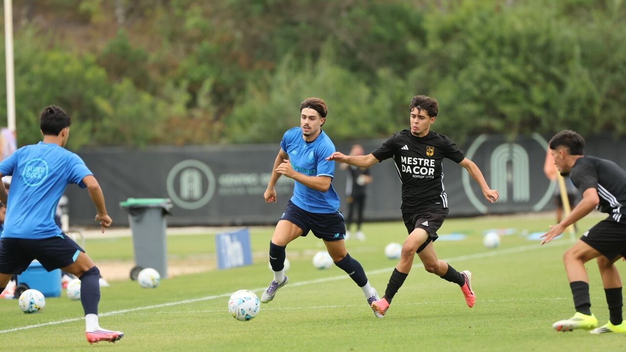 Jogo entre FC Porto B e Lus. Lourosa
