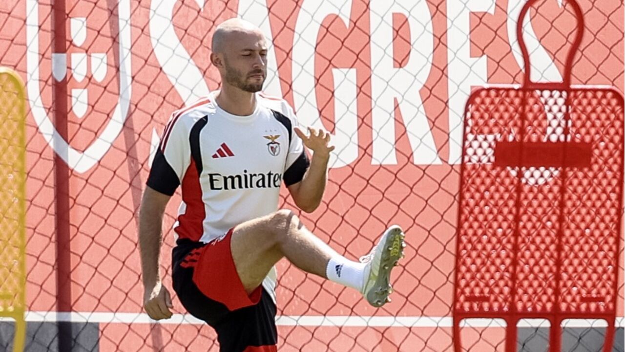 Aursnes durante o treino do Benfica
