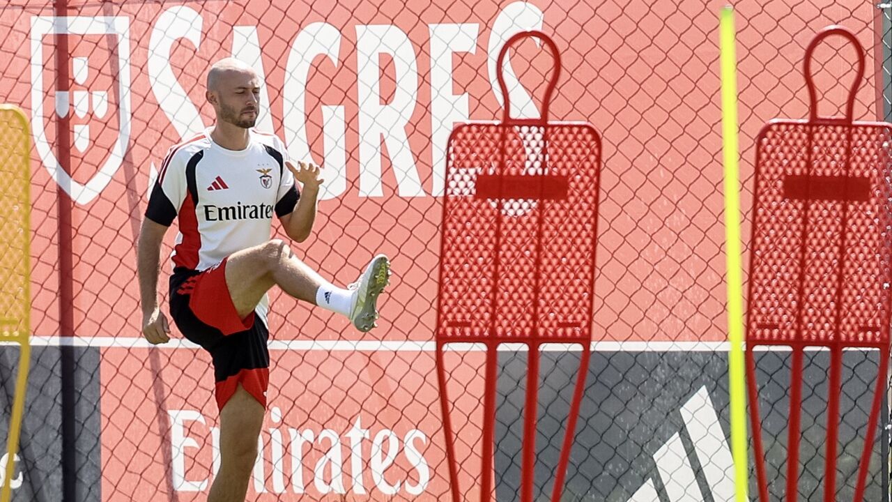 Aursnes durante o treino do Benfica