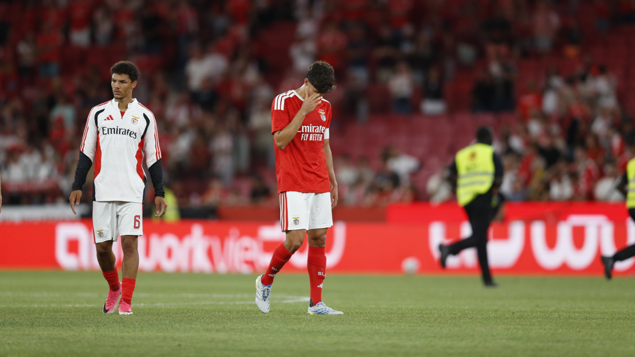 A emoção de António Silva após o último jogo pelo Benfica