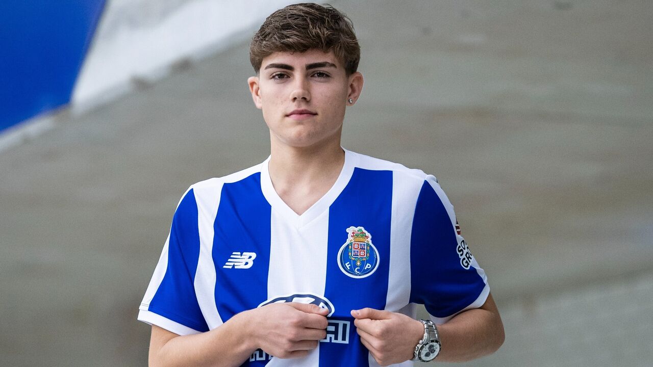 Leandro Cardoso sobe ao plantel principal do FC Porto