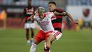 Prestianni durante o Benfica-Flamengo no Algarve