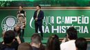 Abel Ferreira homenageado pelo Palmeiras