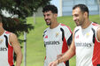 Tomás Araújo à conversa com Pavlidis antes do treino no Benfica Campus