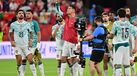 Cristiano Ronaldo a olhar para o céu