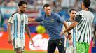 Lionel Scaloni cumprimenta os jogadores depois do Argentina-Cabo Verde