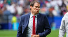 Rudi Garcia reage junto ao banco de suplentes da Bélgica durante o Mundial