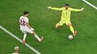 Diogo Costa impede o golo de Espanha