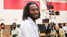 Kawhi Leonard fica à espera