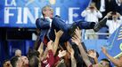 Fernando Santos atirado ao ar pelos jogadores após conquista do Euro 2016