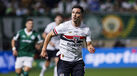 Cédric Soares  em ação ao serviço do São Paulo