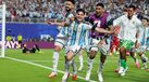 A celebração de Julián Álvarez após marcar frente à Suíça no prolongamento