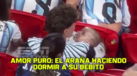 Julián Álvarez marcou um dos golos do Mundial'2026 e depois foi... adormecer o filho nas bancadas