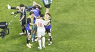 Jogadores argentinos festejaram à frente de Bellingham e craque inglês respondeu... com 'calduço' a Barco