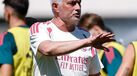 José Mourinho orienta o Real Madrid em treino intenso