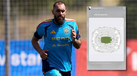 Borja Iglesias durante o treino da seleção espanhola