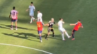 Paredes de cabeça perdida: argentino agride Gavi após o apito final do jogo com Espanha