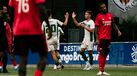 Jogadores do St. Gallen festejam golo frente no particular contra o Lyon